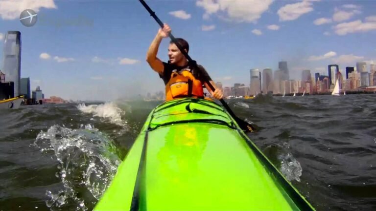 New York Travel Guide: Kayaking in Manhattan – A People Shaped Travel video by Expedia.co.uk